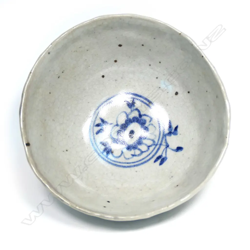 Graeme Storm stoneware pinch pot Image 1++