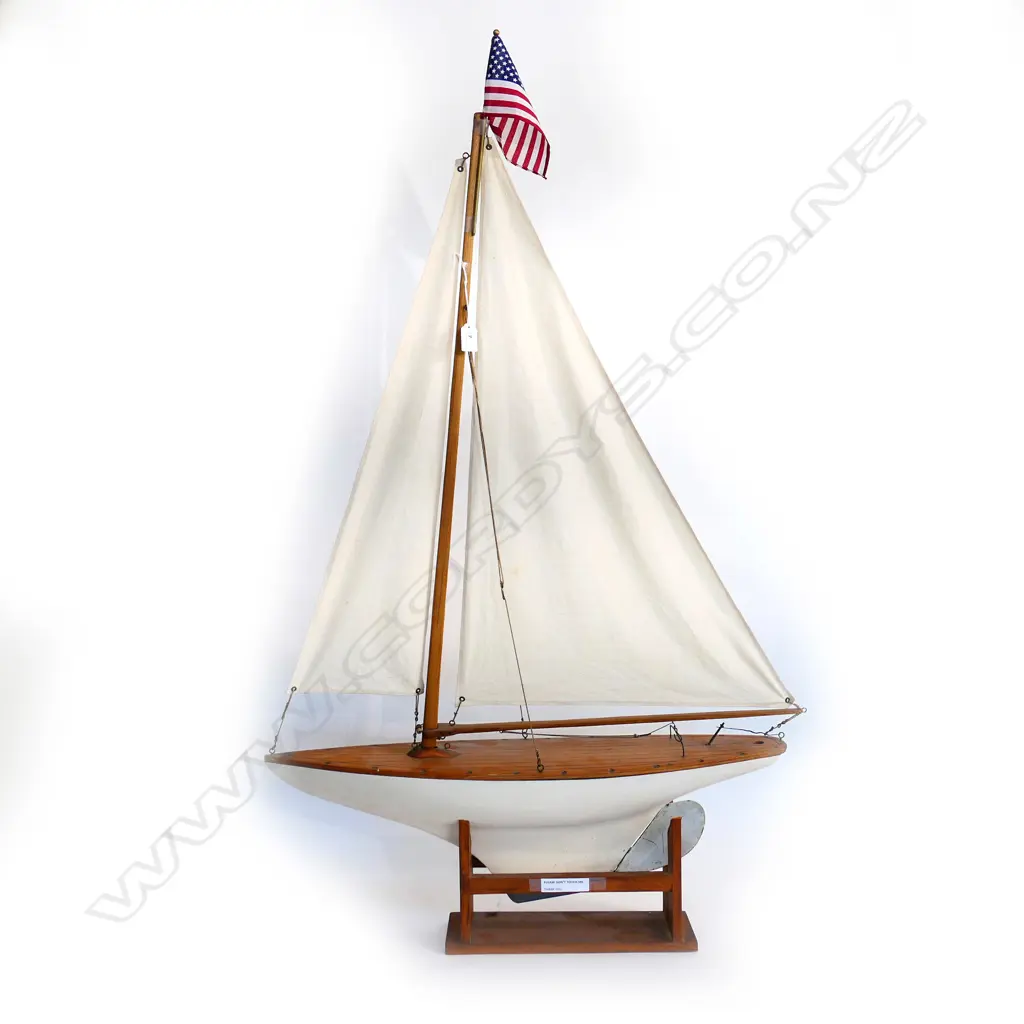 MODEL POND YACHT WITH STAND. L.730mm Image 1++