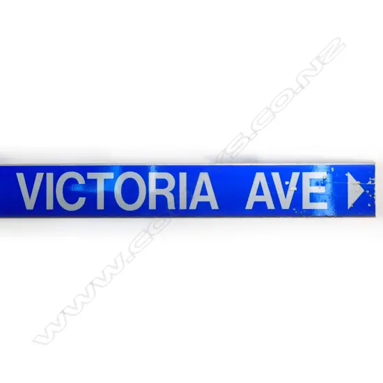 'VICTORIA AVE' REFLECTIVE STREET SIGN