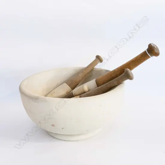 (P1) LARGE CERAMIC PHARMACY PESTLE AND MORTAR