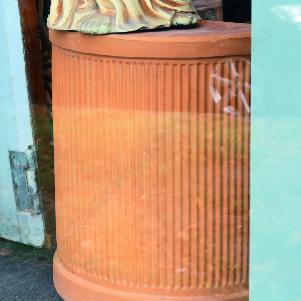 PLASTER FIGURE OF 'JUSTICE' Image 1++