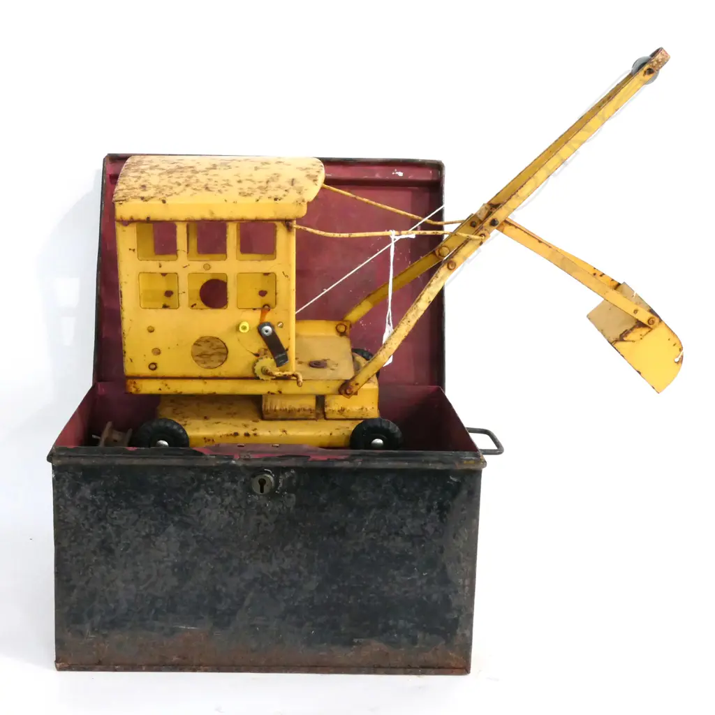 TRIANG TIN 'STEAM SHOVEL' & TIN BOX OF DUBLO TRAIN TRACK Image 1++