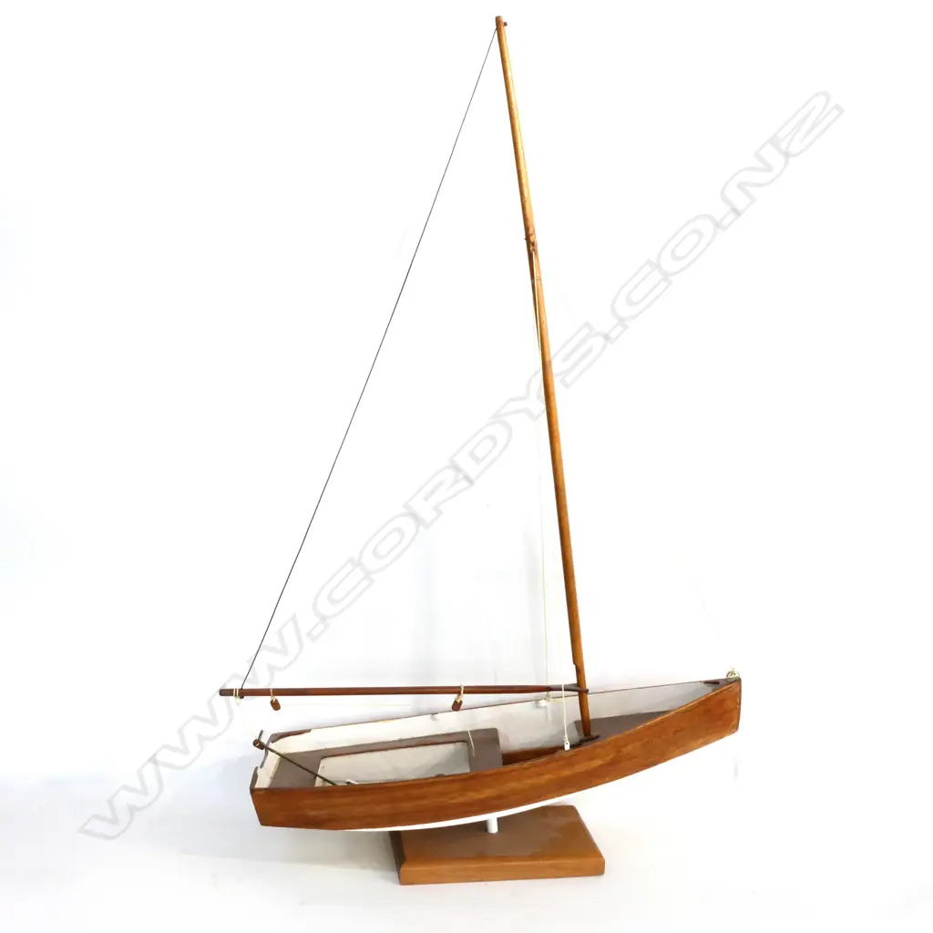 (M48) MODEL 'SUNBURST' GENERAL PURPOSE DINGHY, PROTOTYPE BUILT BY J. BROOKE. c.1963. H.740mm Image 1++