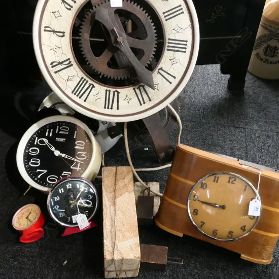 SELECTION  ASST WALL AND ALARM CLOCKS (6)