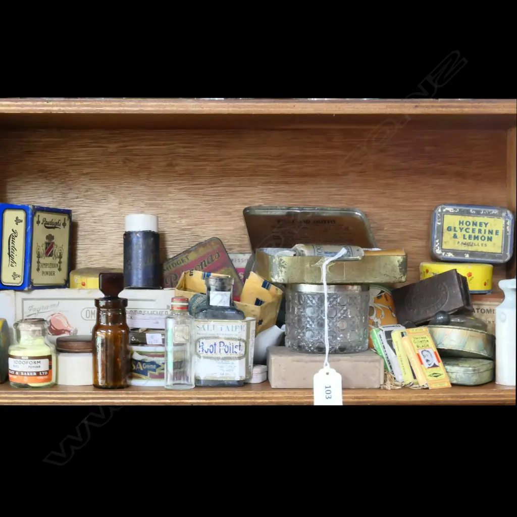 COLLECTION OF SMALL ASSORTED PHARMACEUTICAL ITEMS Image 1++