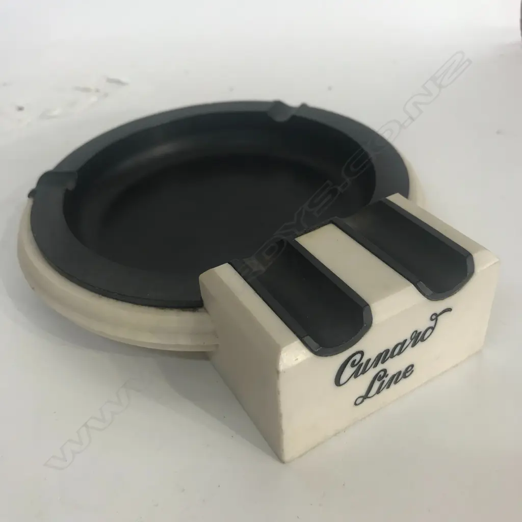 BAKELITE 1930s 'CUNARD LINE' ASHTRAY Image 1++
