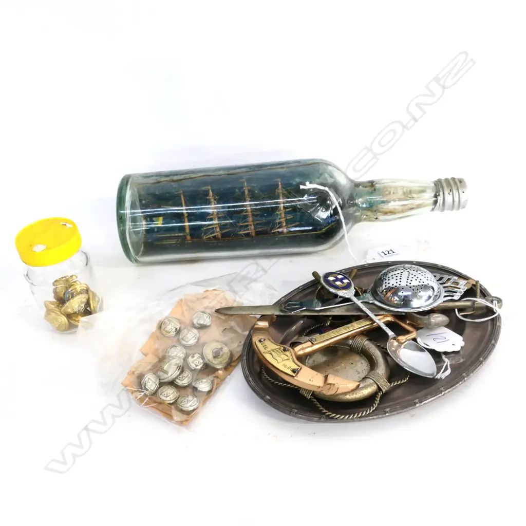 SHIP IN BOTTLE, SHIPPING LOGO MISCELLANY & BUTTONS Image 1++