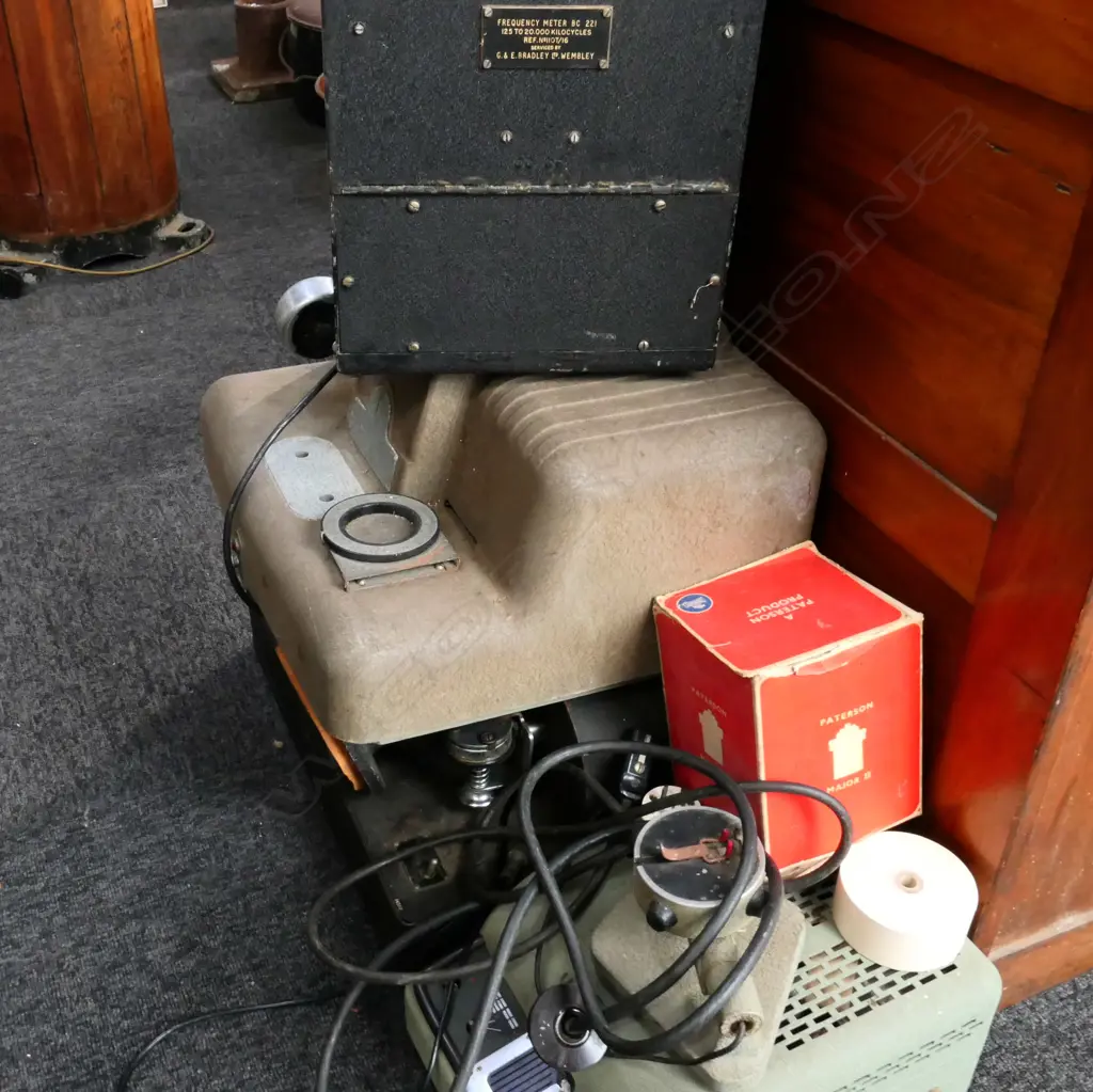 4 VINTAGE ELEC MACHINES Image 1++