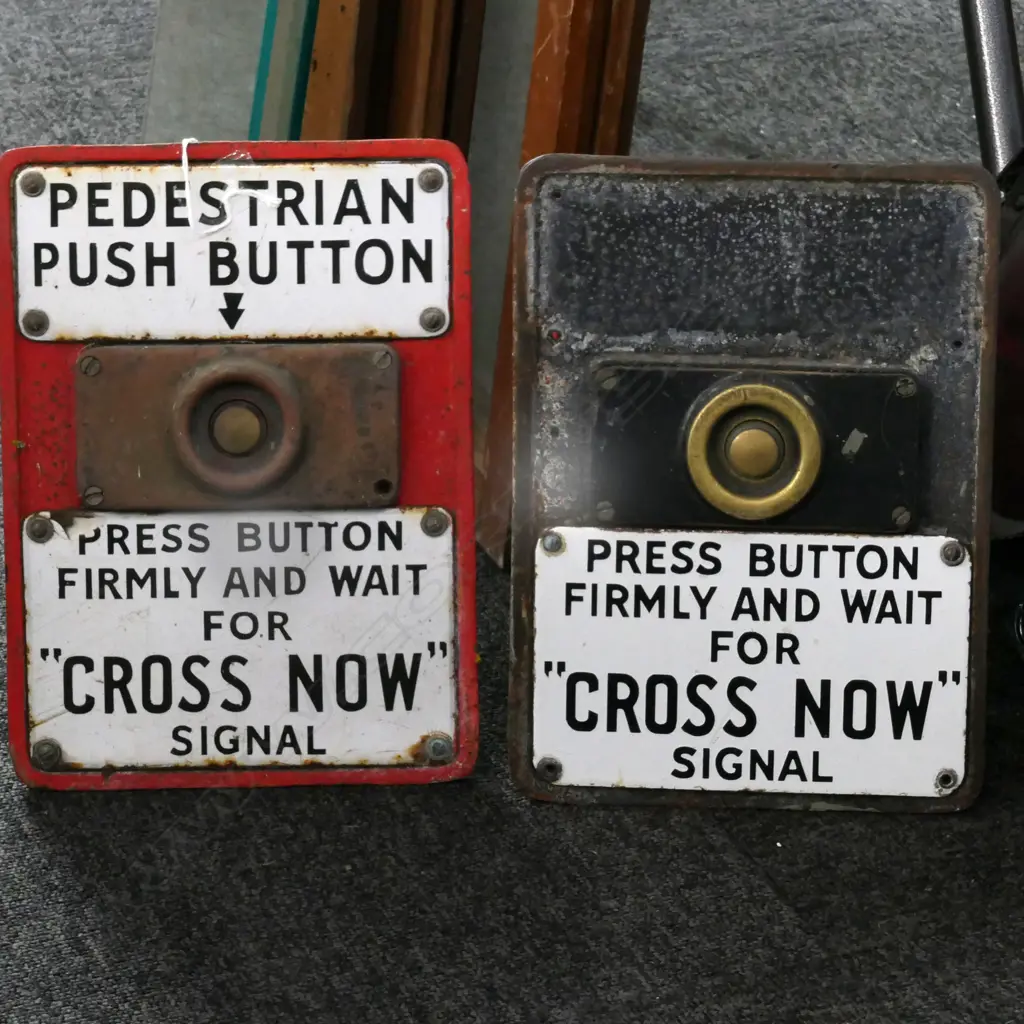 PR PEDESTRIAN CROSSING ACTIVATION BUTTONS Image 1++