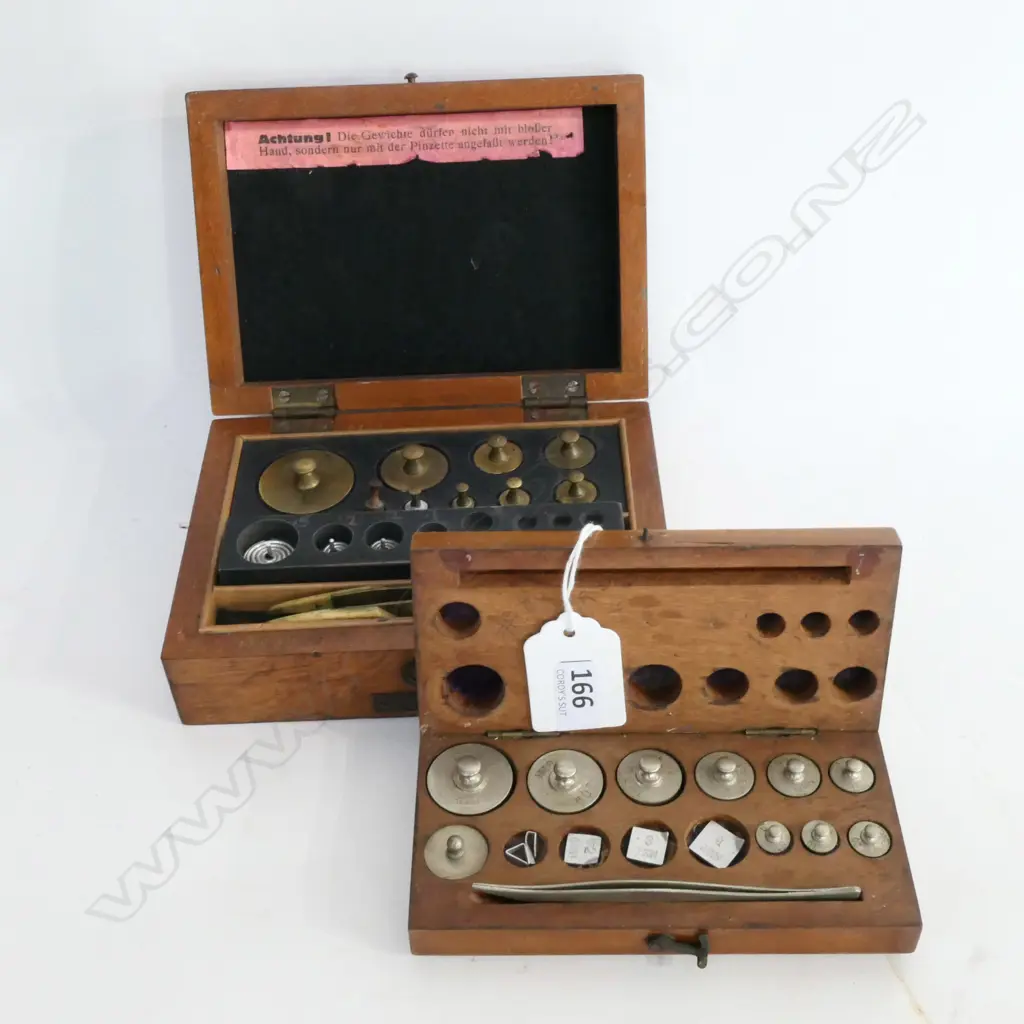 2 BOXED SETS OF CHEMIST'S WEIGHTS (BOXES FAULTED). L.140mm Image 1++