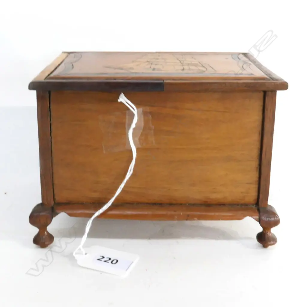 (M49) KAURI INLAID TRINKET BOX w SCHOONER TO LID. W.150mm Image 1++