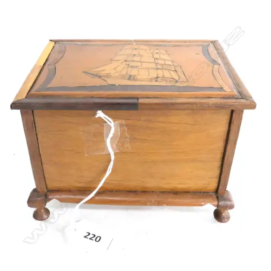 (M49) KAURI INLAID TRINKET BOX w SCHOONER TO LID. W.150mm