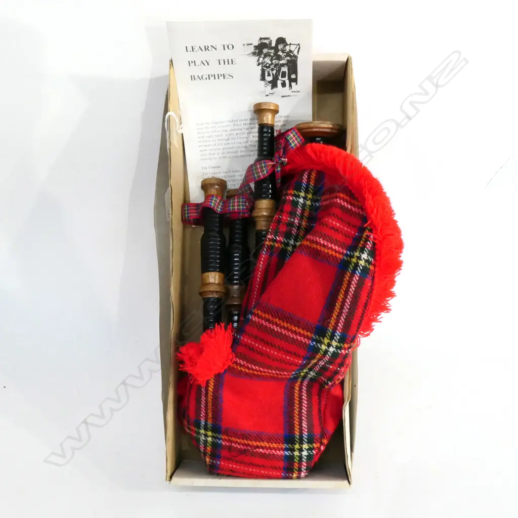ELF DOLL (APPROX H.580mm); CHARLIE CHAPLIN DOLL & BOXED SET CHILD'S BAGPIPES Image 1++