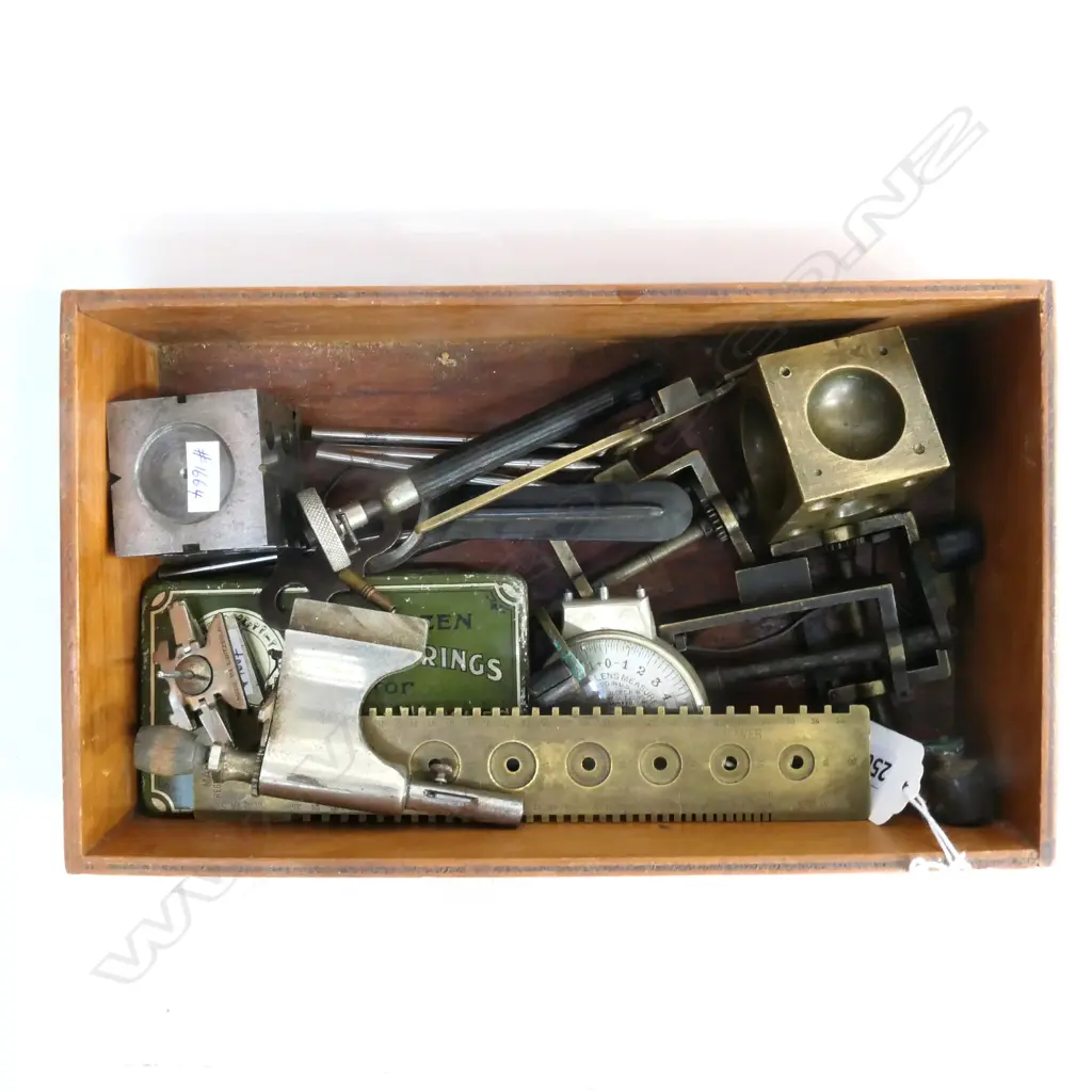 GOOD BOX ASST WATCHMAKER'S TOOLS Image 1++