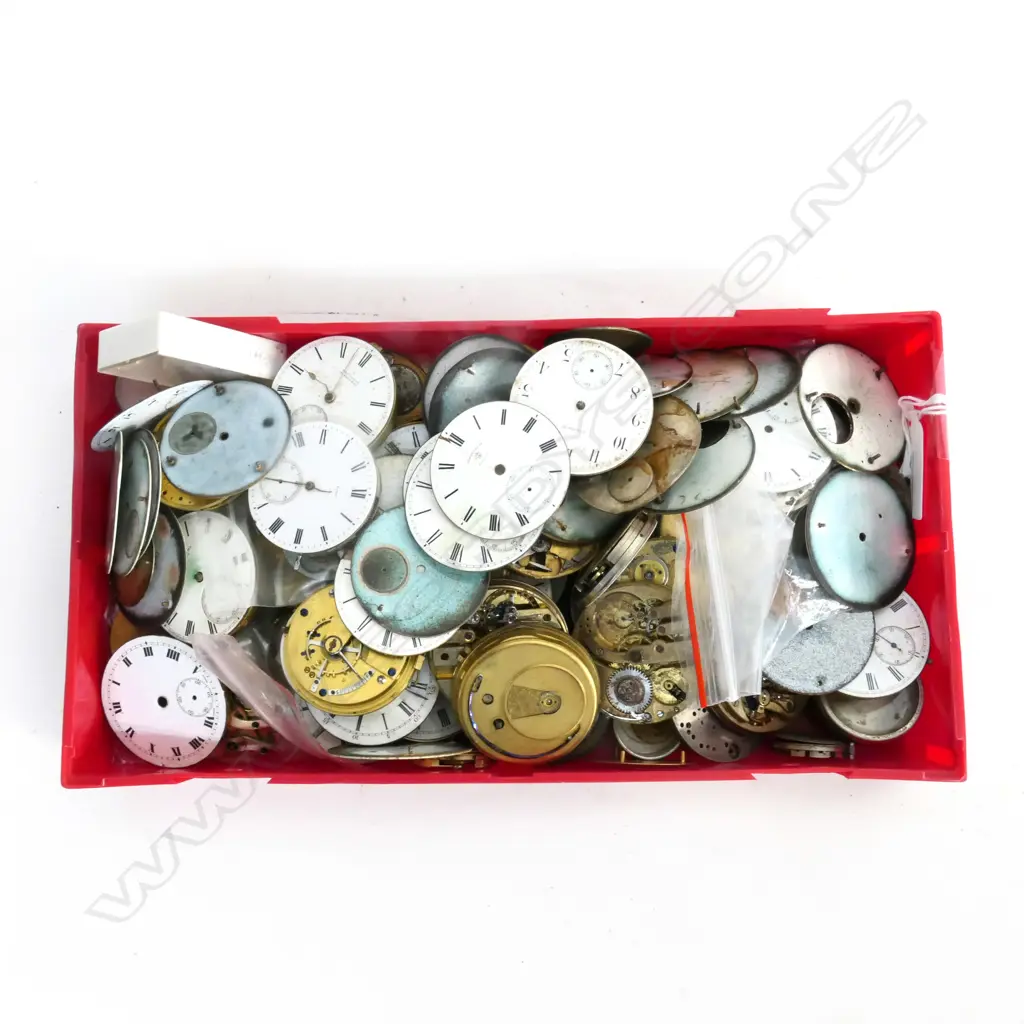BOX ASST POCKET WATCH MOVEMENTS Image 1++