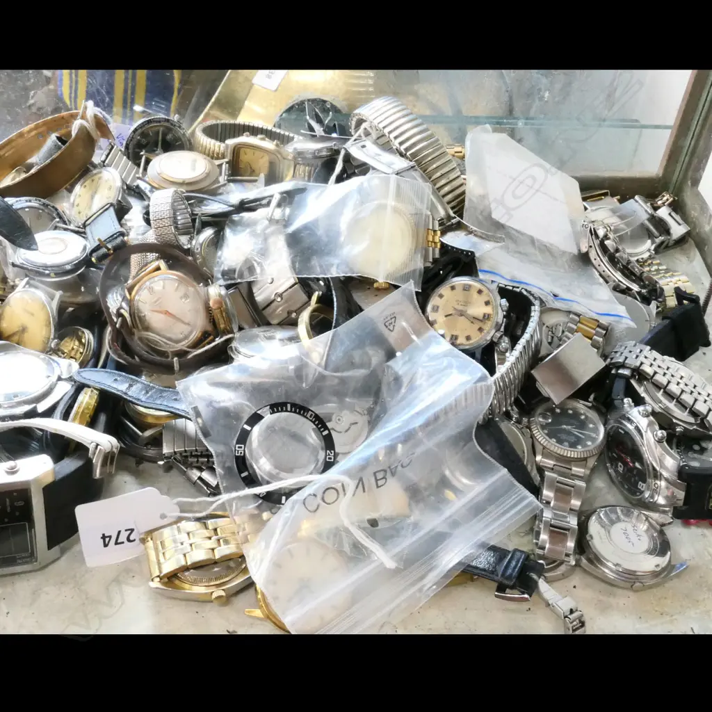 LARGE QTY ASST WRISTWATCHES AF Image 1++