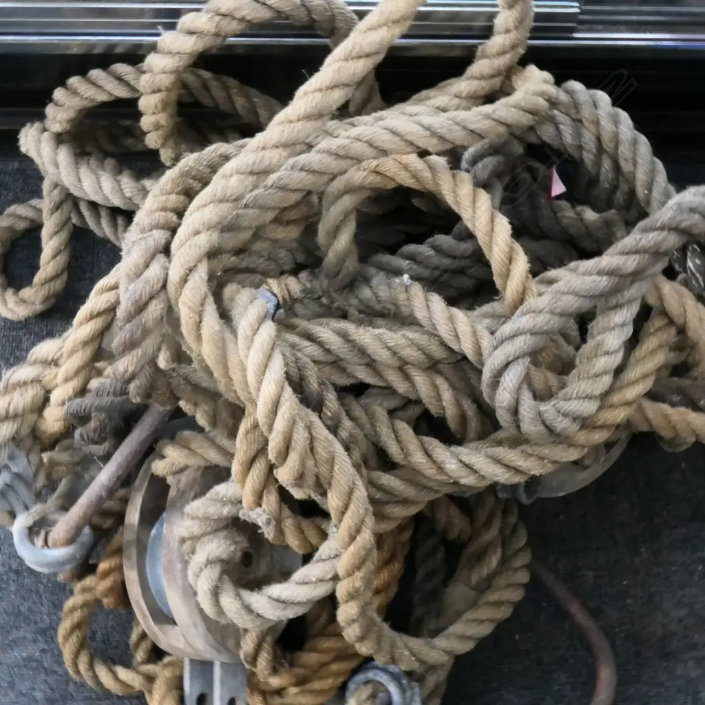 (M33/32) LENGTHS OF SHIPPING ROPES, ONE w 1 WOODEN BLOCK., ONE w THREE WOODEN BLOCKS. Image 1++