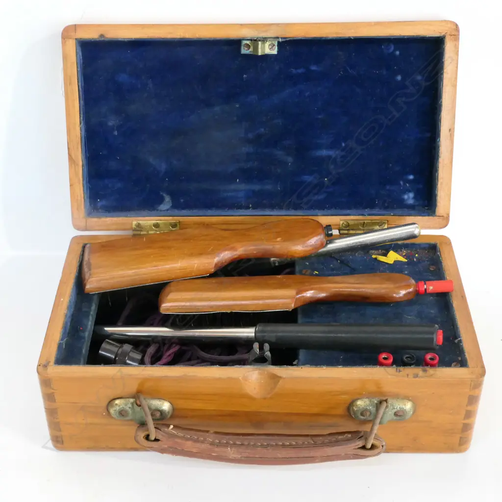 BOXED ELECTRO-THERAPY MACHINE. L.300mm Image 1++