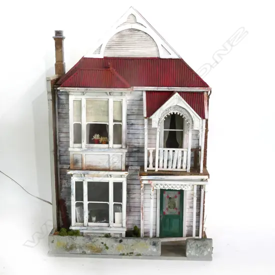 LOT - ASST MODEL HOUSE, STEREOSCOPE VIEWE, DECANTERS, ETC