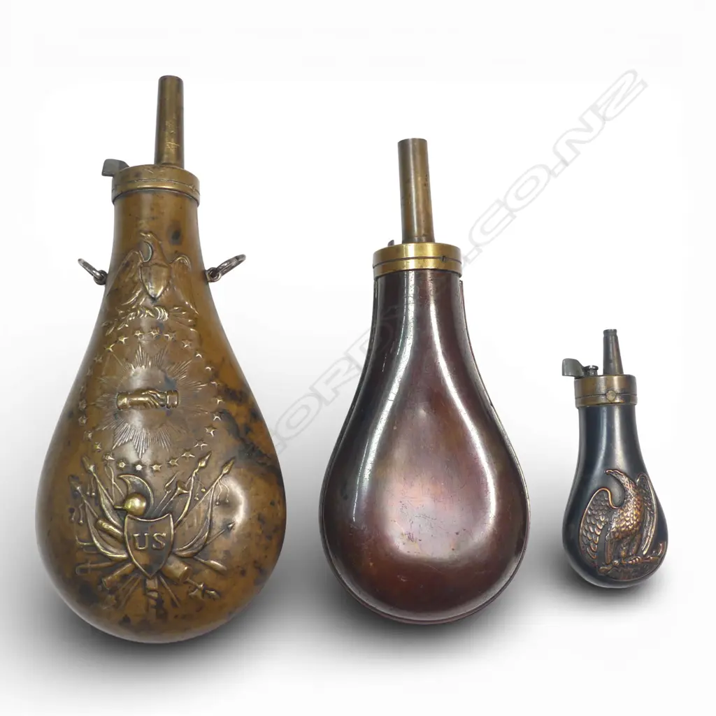 Three brass and copper replica powder flasks, Image 1++