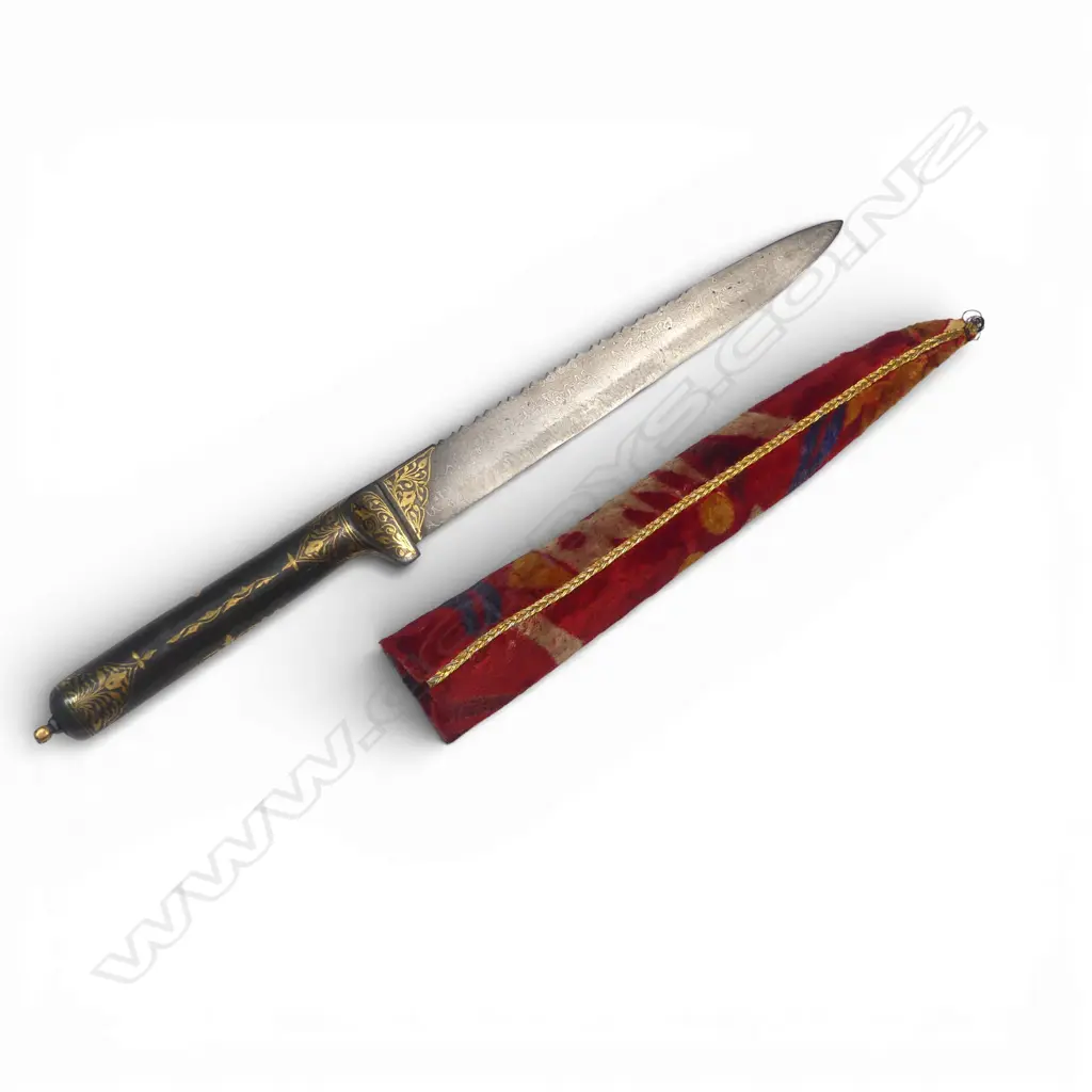 Indo-Persian Knife with straight unfullered Damascus blade with serrations to ¾ of blade back, Image 1++