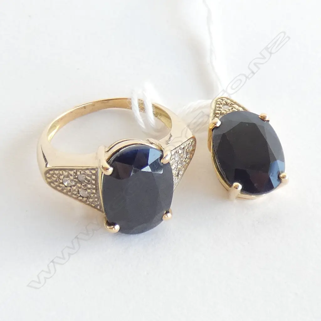 18CT GOLD SAPPHIRE/DIAMOND RING AND PENDANT SET (VAL) Image 1++