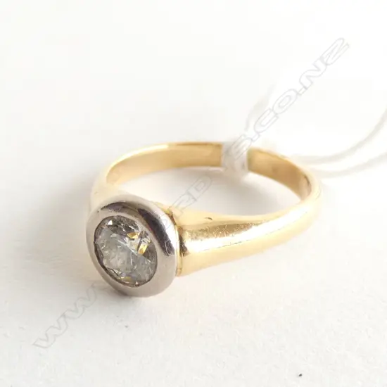18CT GOLD AND 0.46ct DIAMOND SOLITAIRE RING (VAL)