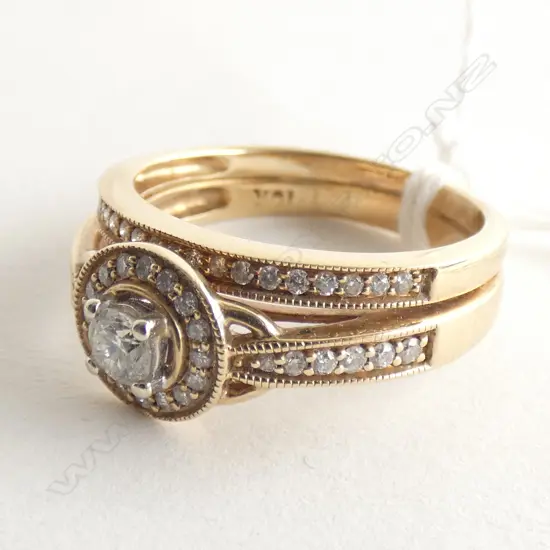 10CT GOLD AND DIAMOND RING SET (VAL)