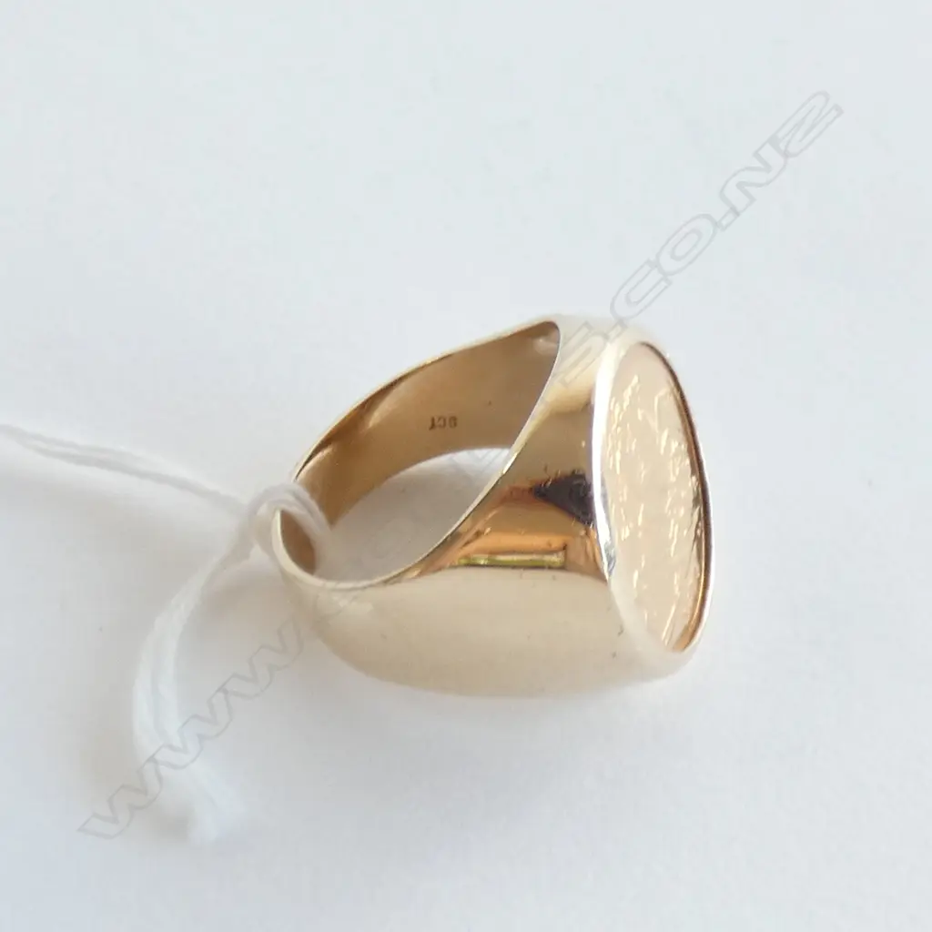 9CT GOLD MOUNTED 22CT GOLD HALF SOVEREIGN RING (VAL) Image 1++