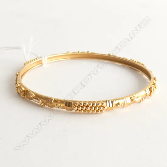 22CT GOLD BANGLE (VAL)  9.4 gms