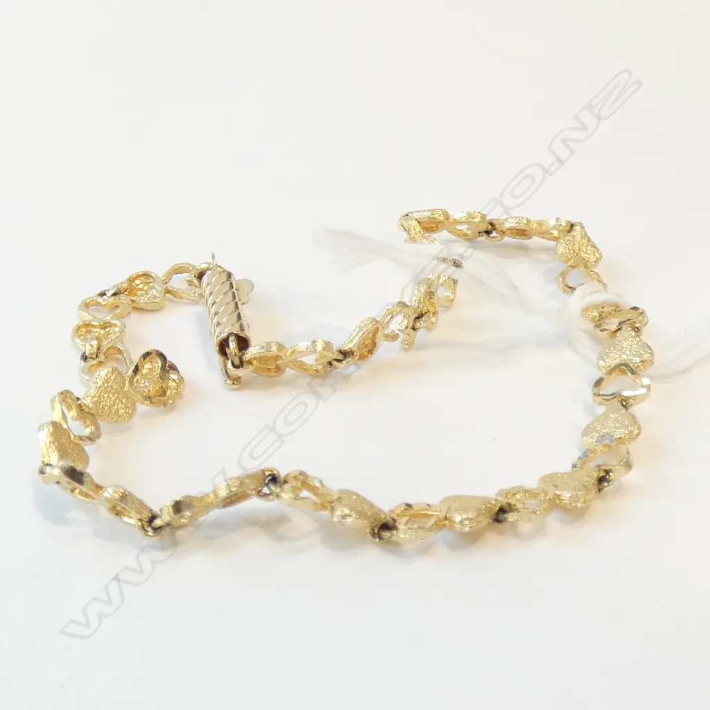 14K GOLD HEART CHAIN BRACELET 5.1 gms Image 1++