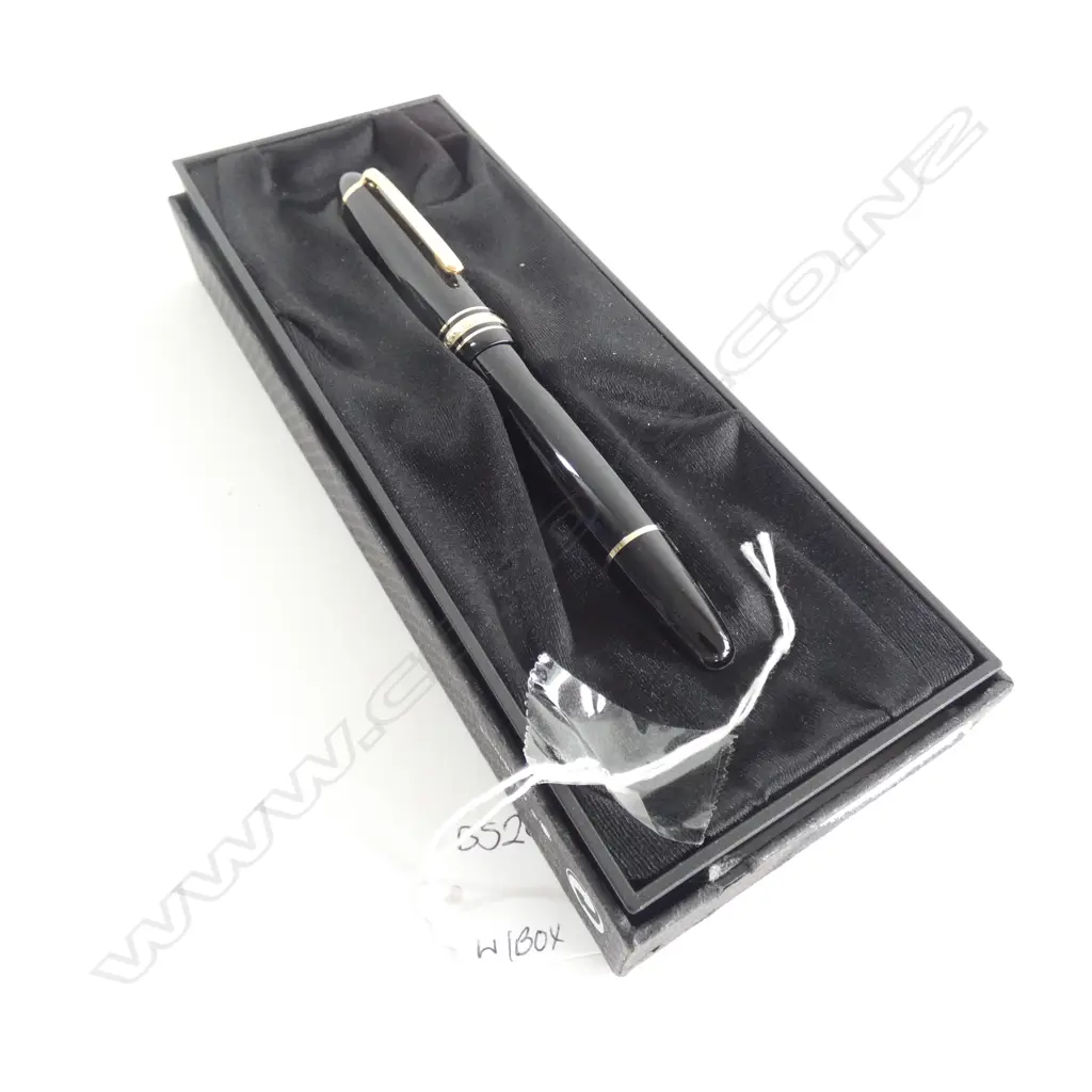 MONT BLANC BALL POINT PEN IN BOX  Image 1++