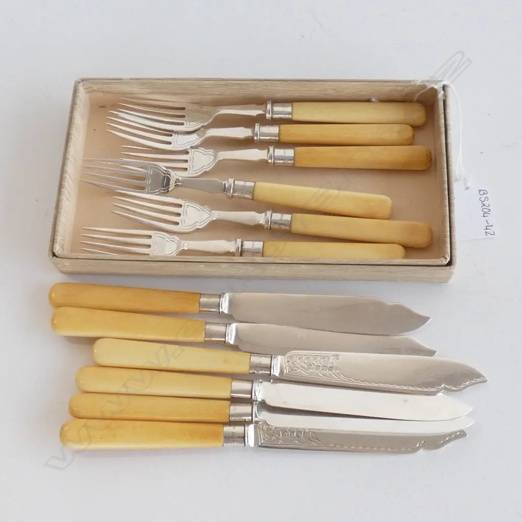 12 PC BONE HANDLE & STG SILVER FISH KNIVES & FORKS - SHEFFIELD 1906  Image 1++