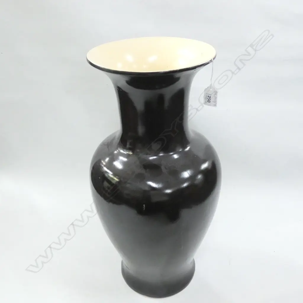 LARGE BLACK ORIENTAL VASE H.535mm Image 1++
