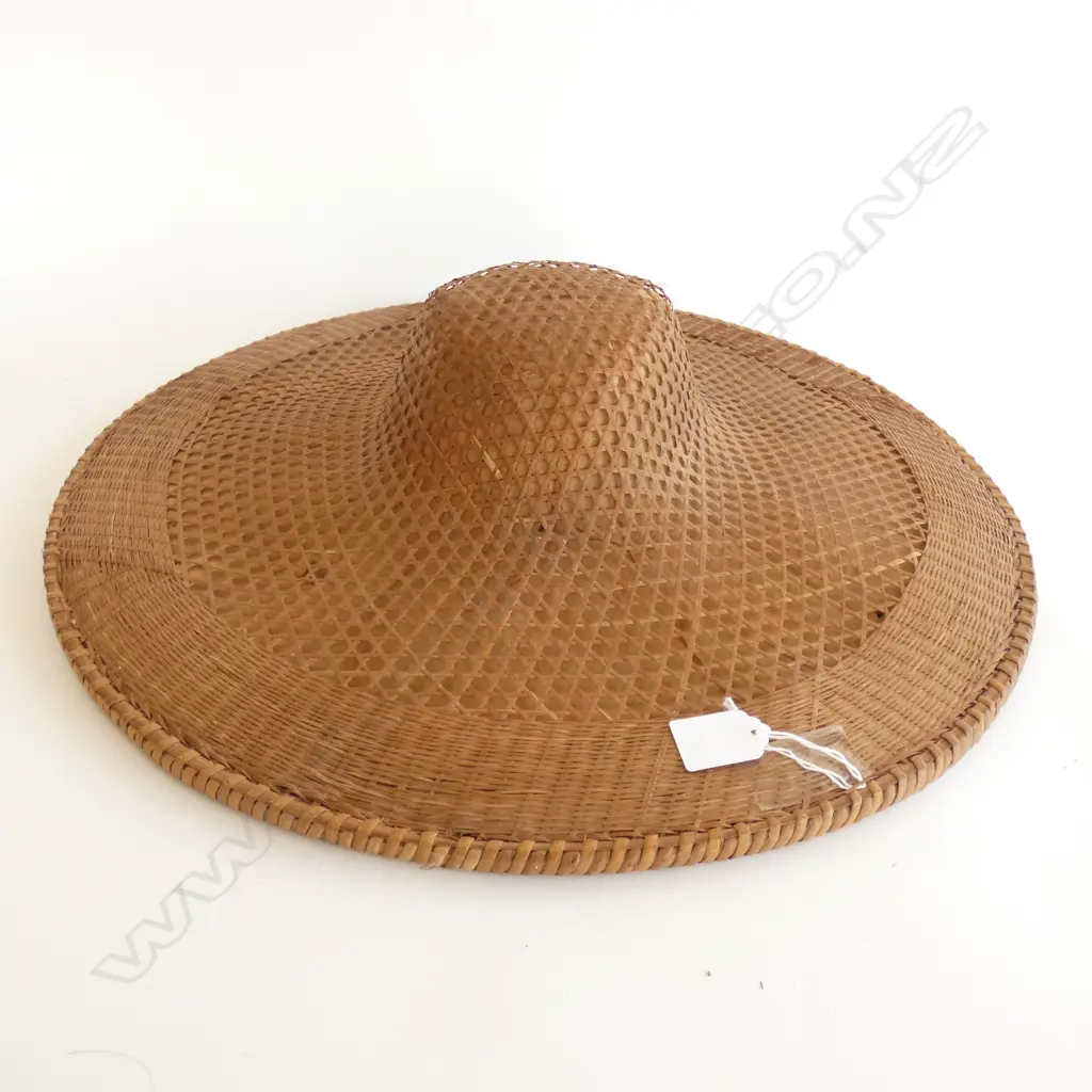 OLD RATTAN COOLIE HAT DIA 515MM Image 1++