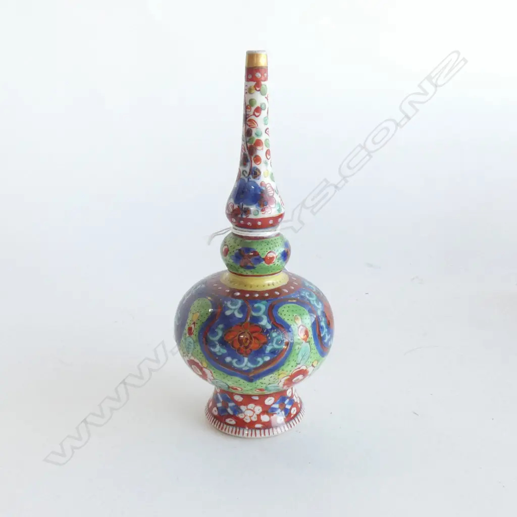 CHINESE IMARI GOURD BOTTLE VASE  (repaired) Image 1++