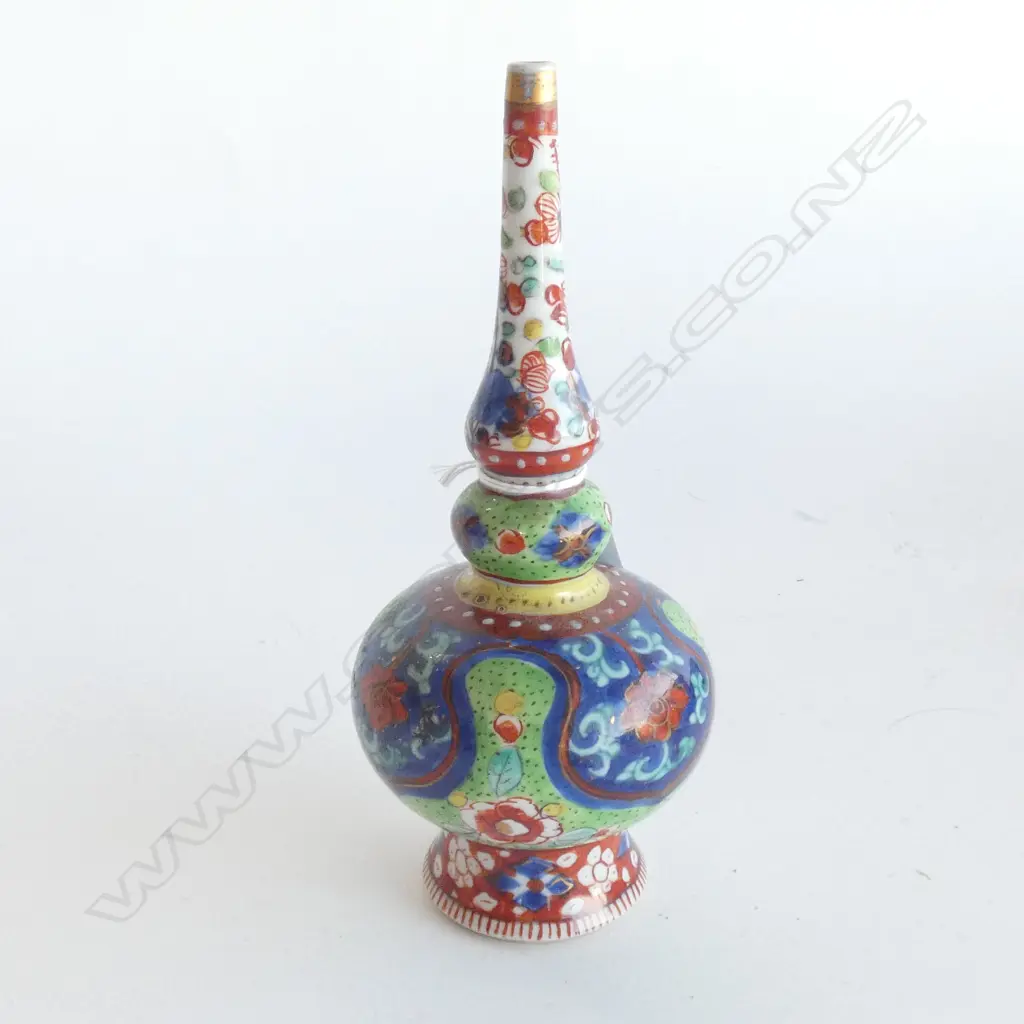 CHINESE IMARI GOURD BOTTLE VASE  (repaired) Image 1++