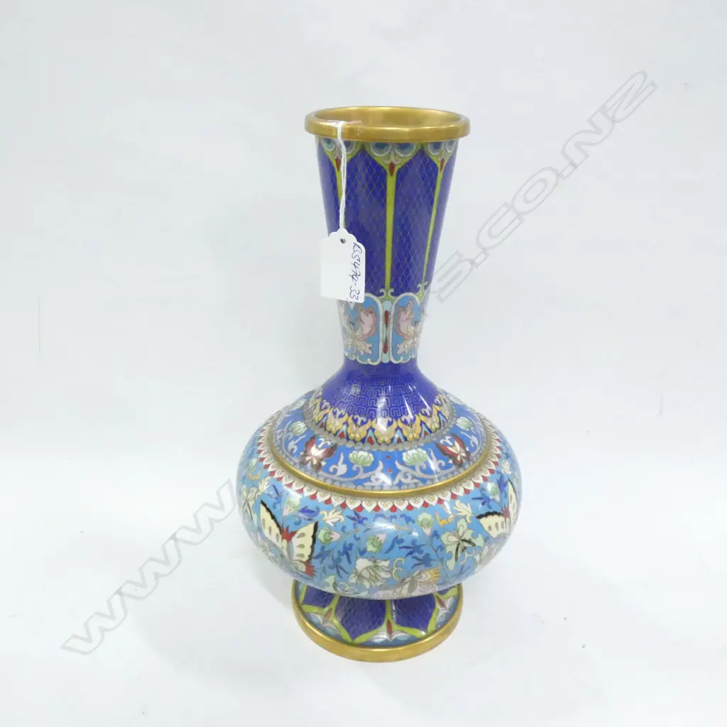 CHINESE CLOISONNE VASE BLUE W BUTTERFLIES Image 1++