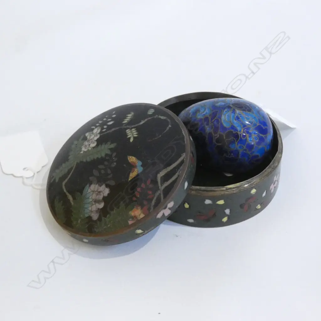 CLOISONNE LIDDED TRINKET BOX (DIA 78MM) & SM EGG Image 1++