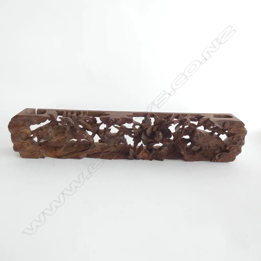 HONG MU (ROSEWOOD) BUDDHIST CARVING 3 FOO DOGS 1.1KG W 477 H 94 X 48MM Image 1++