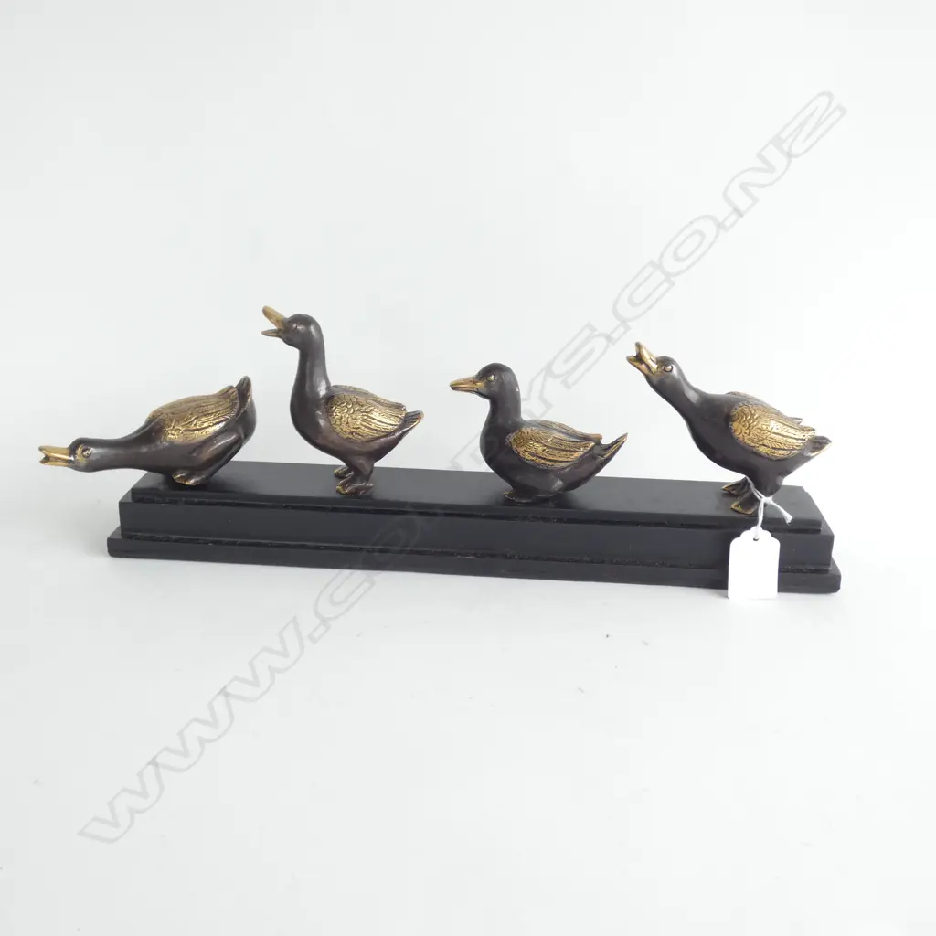 4 BRASS DUCKS ON STAND L.370mm Image 1++