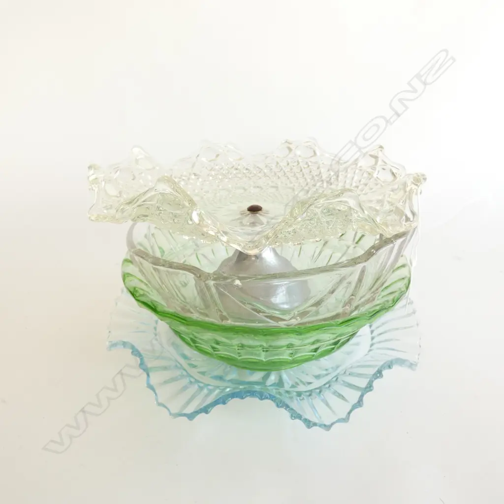 4 PCES DEPRESSIONWARE GLASS 250mm dia Image 1++