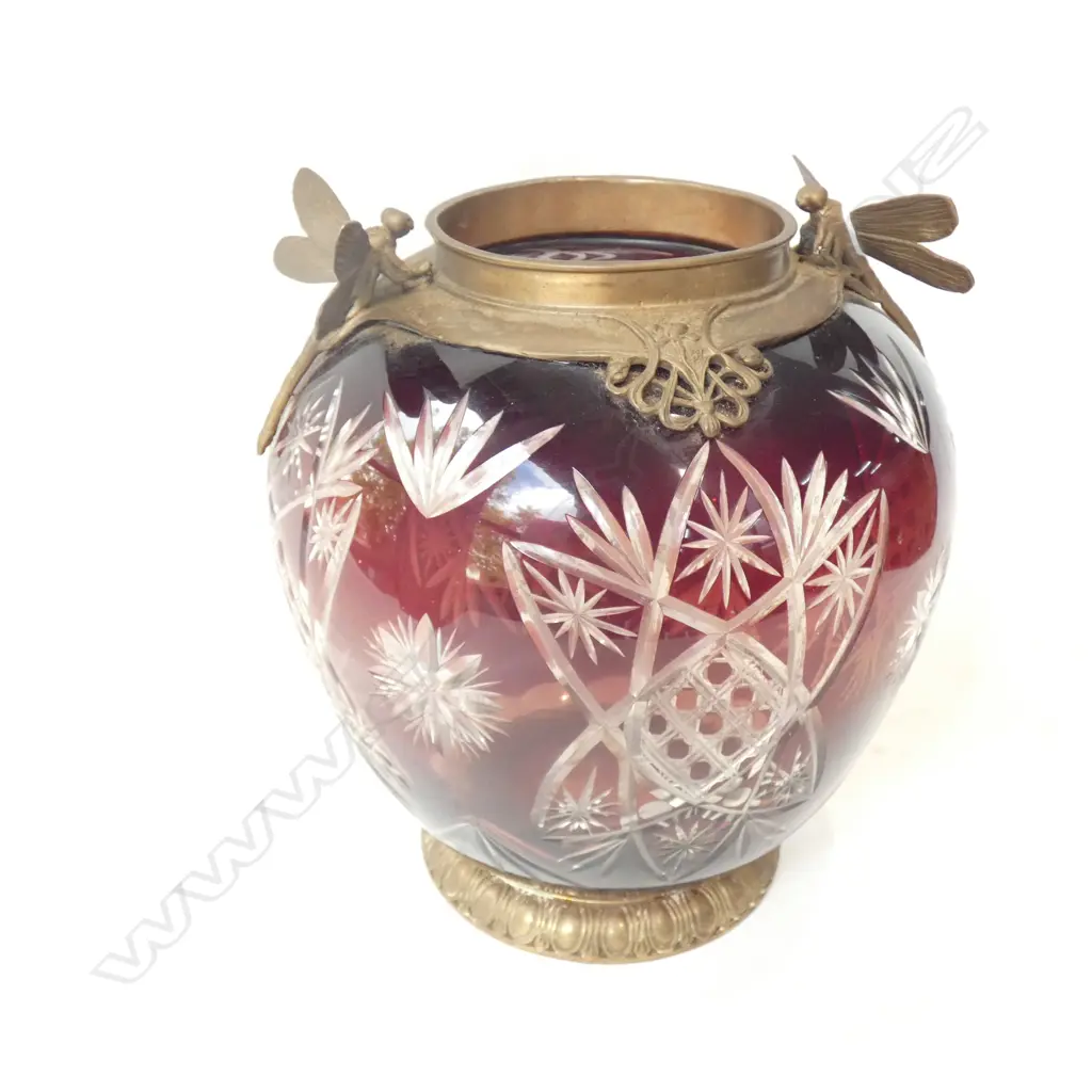 ETCHED RED CRYSTAL VASE w. DRAGONFLIES H.220mm Image 1++