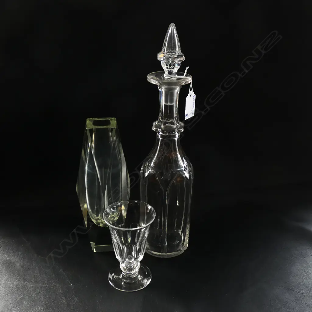 3 PCES GLASS; VICTORIAN DECANTER H.330mm, VASE, CUP Image 1++