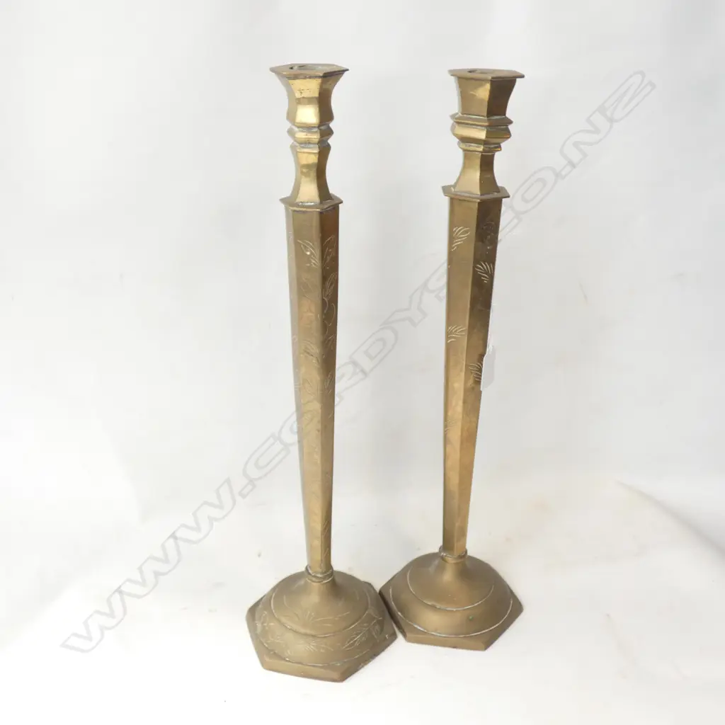 2 BRASS CANDLESTICKS INDIAN  Image 1++