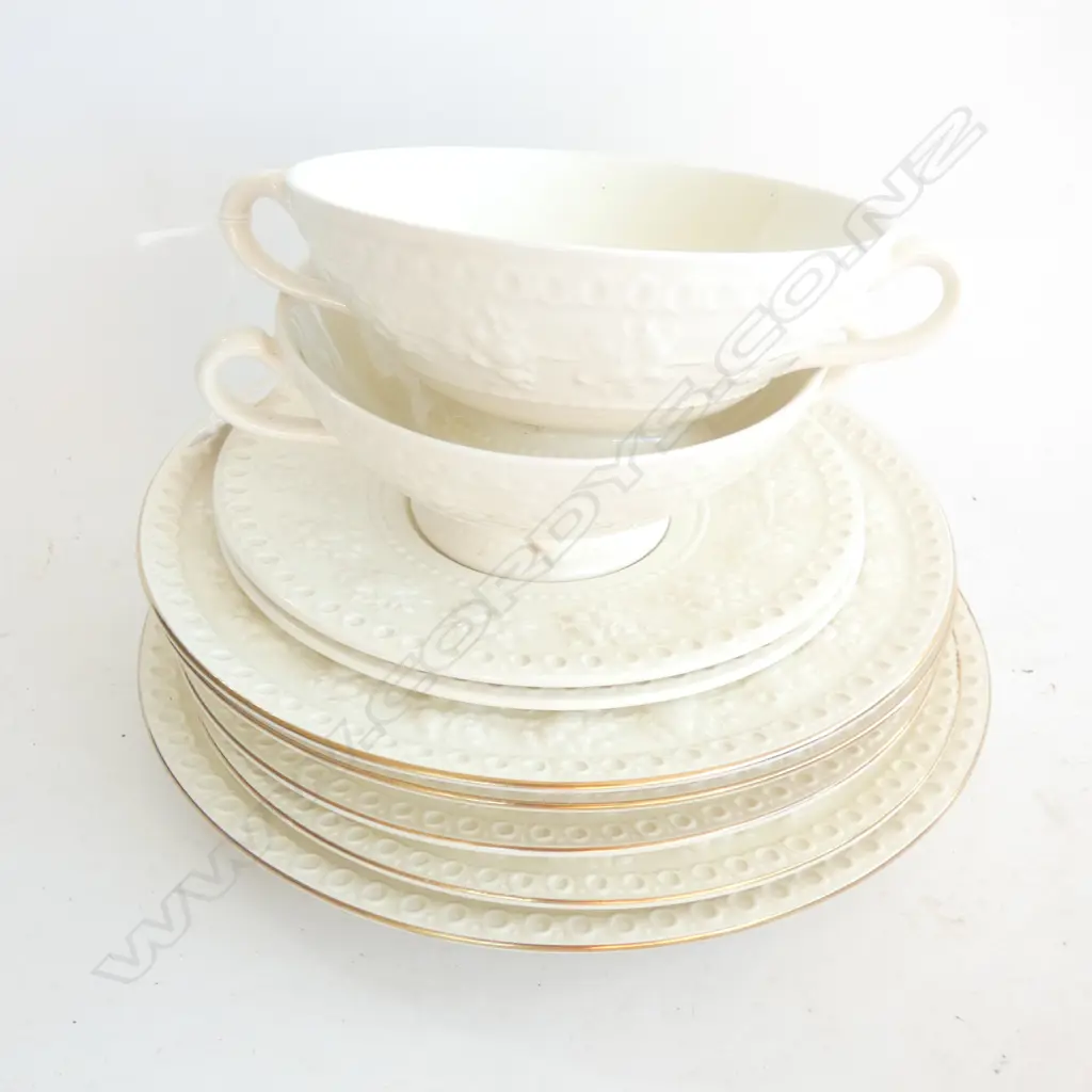 WEDGWOOD WELLESLEY 2 PLACE SETTINGS Image 1++