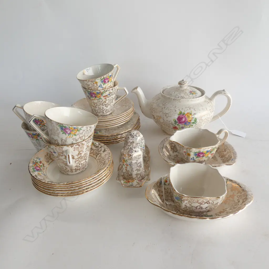 LORD NELSON GOLD CHINTZ SET; TEAPOT / TRIOS / CONDIMENTS / BOWLS ETC. 31 PCS Image 1++