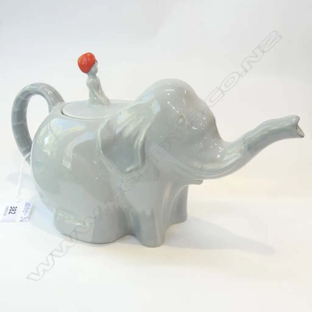 COLCLOUGH ELEPHANT SABU ELEPHANT L 260MM Image 1++