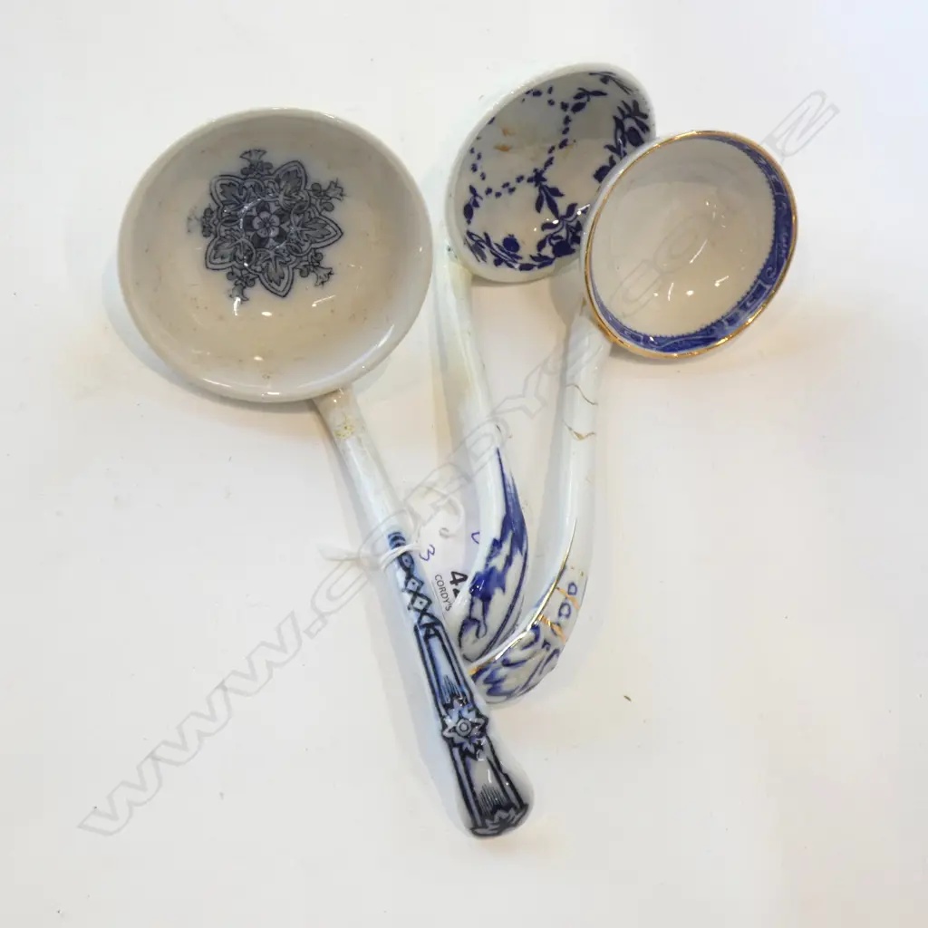 3 VINTAGE ASST BLUE & WHITE SAUCE LADLES L. 85MM Image 1++