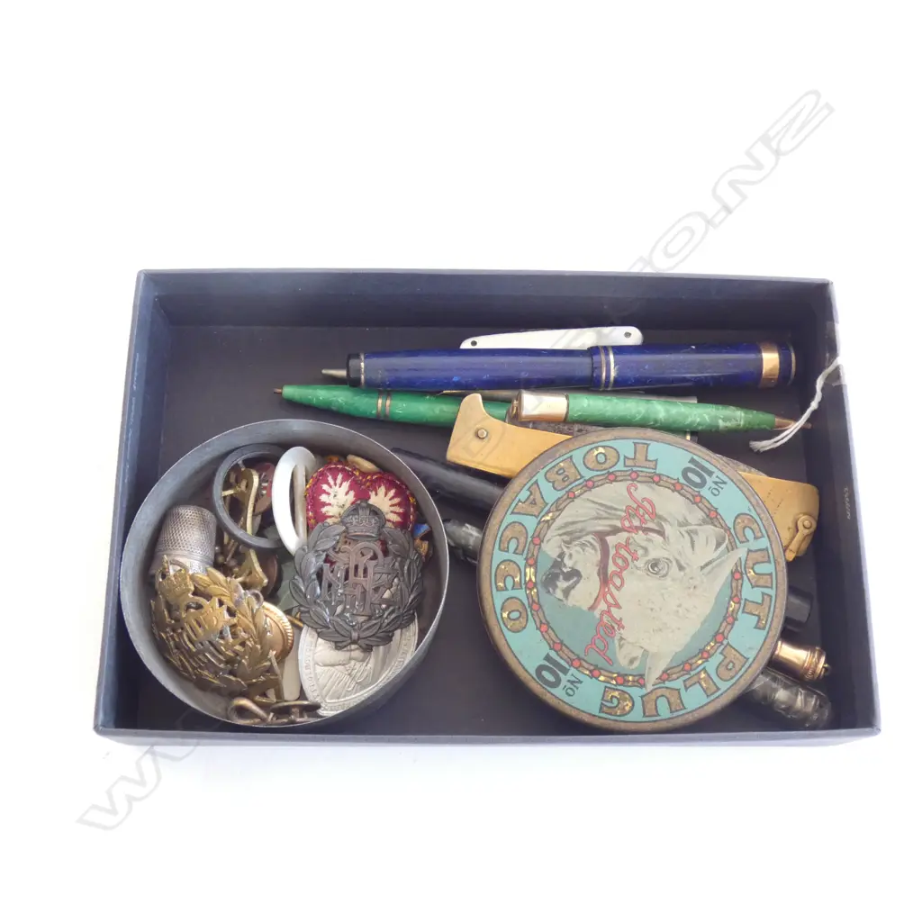 TOBACCO TIN NZ MILITARY BADGES POCKET KNIFE PENS ETC Image 1++
